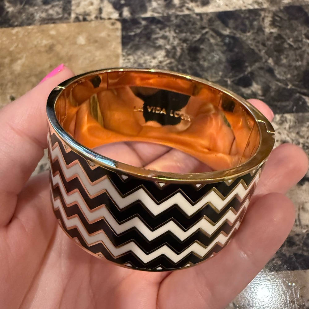 Kate Spade La Vida Loca Hinged Bangle - Picture 5 of 13